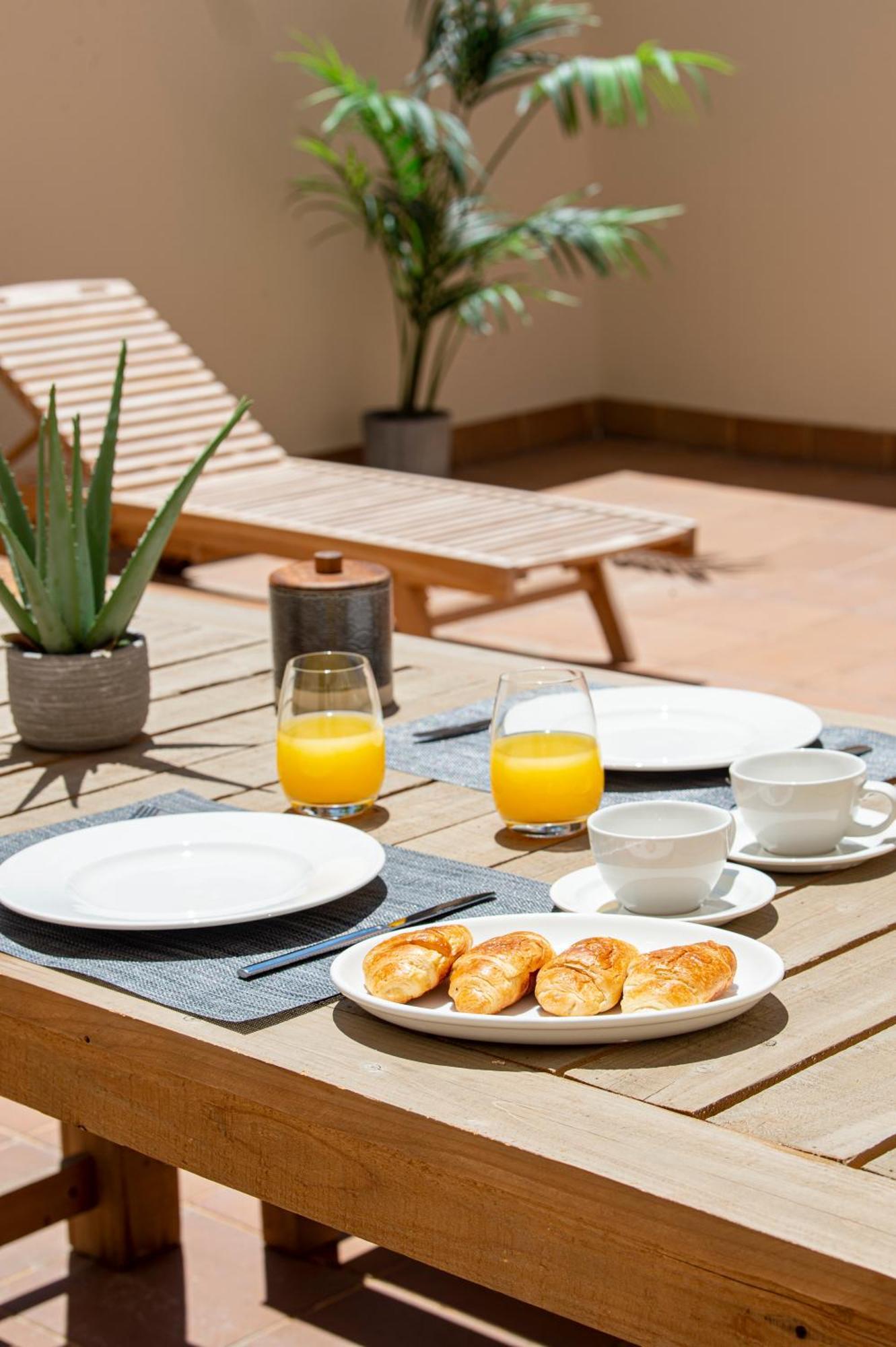 The Orbit Apartments Barcelona Bagian luar foto